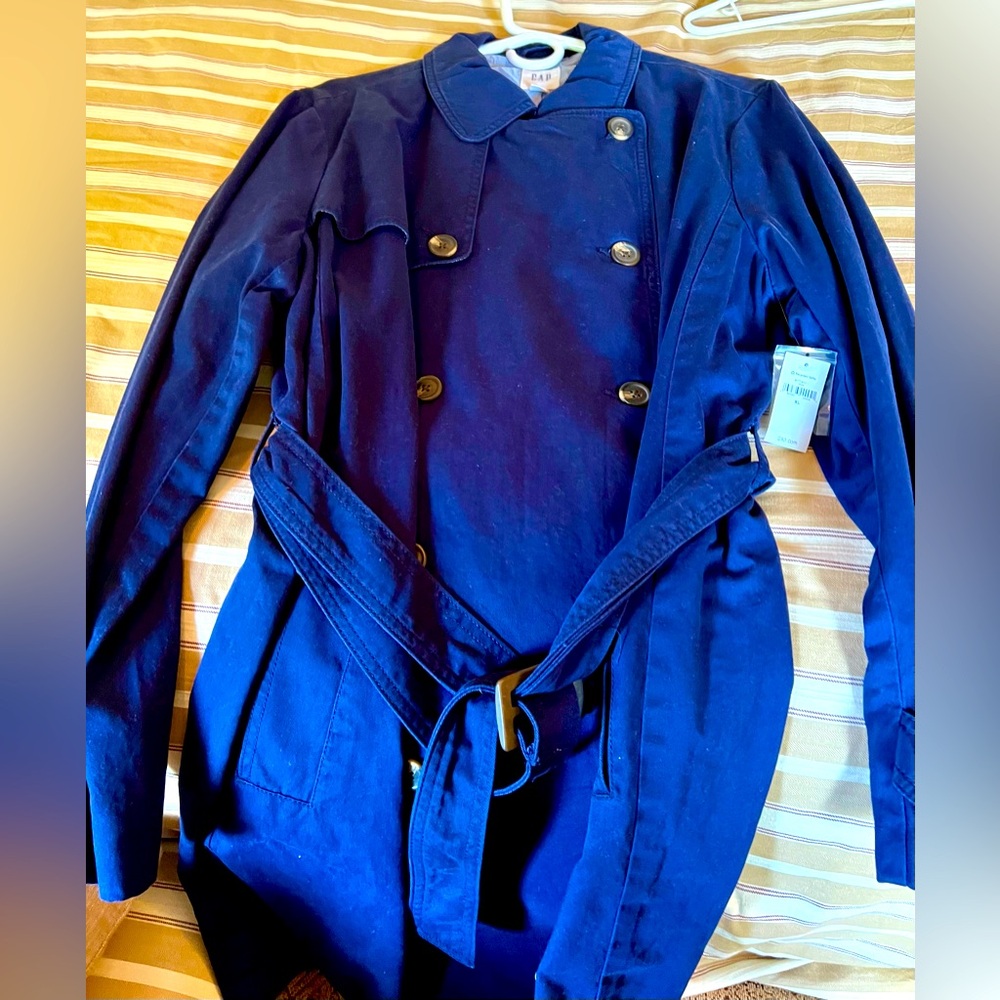 Mid thigh peacock blue coat with nice striped lining